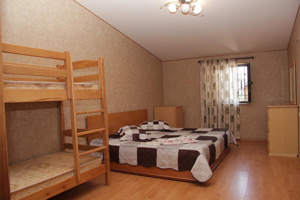 Rafael Hostel Γιερεβάν Εξωτερικό φωτογραφία
