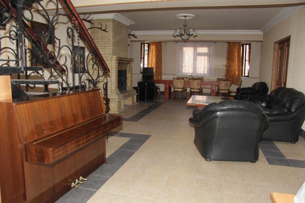 Rafael Hostel Γιερεβάν Εξωτερικό φωτογραφία