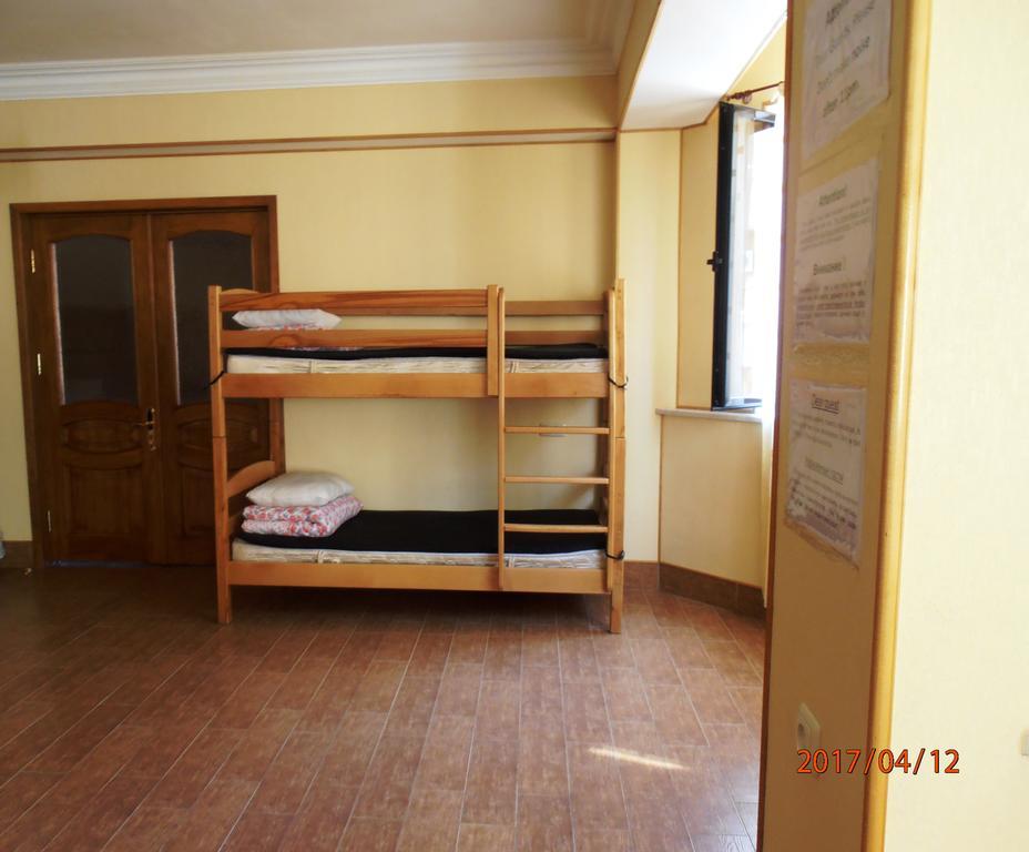 Rafael Hostel Γιερεβάν Εξωτερικό φωτογραφία