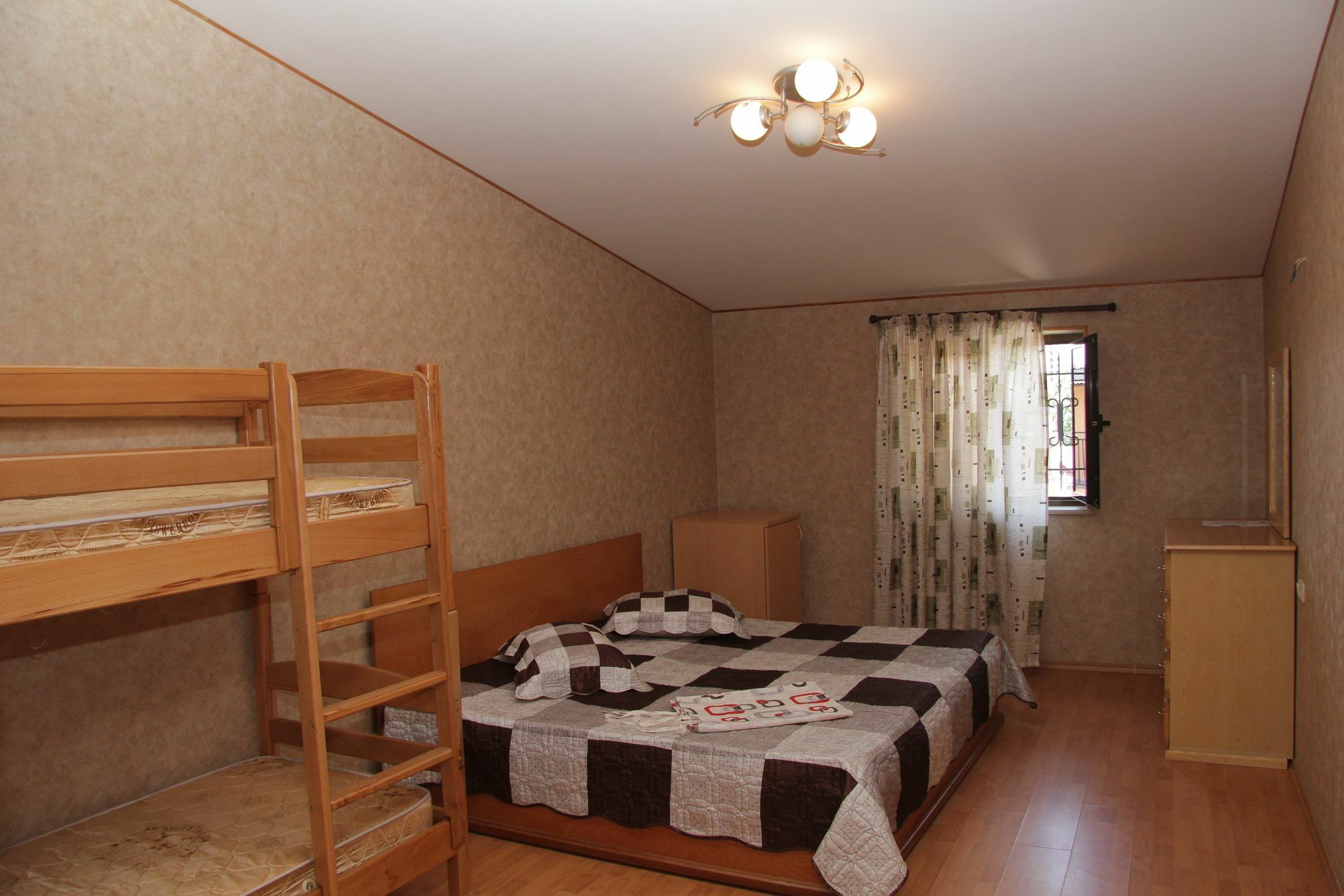 Rafael Hostel Γιερεβάν Εξωτερικό φωτογραφία
